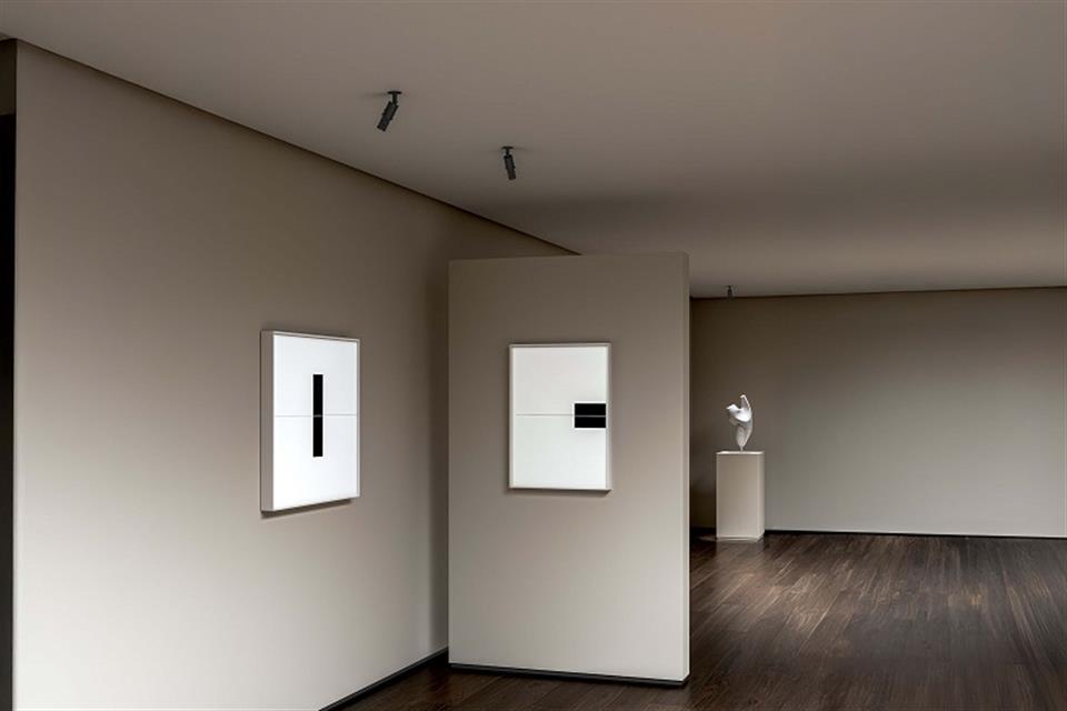 ARIEL CONTOUR by DGA